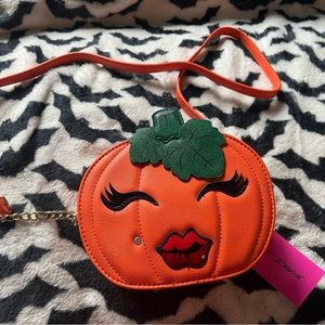 Betsey Johnson VIRAL pumpkin crossbody purse